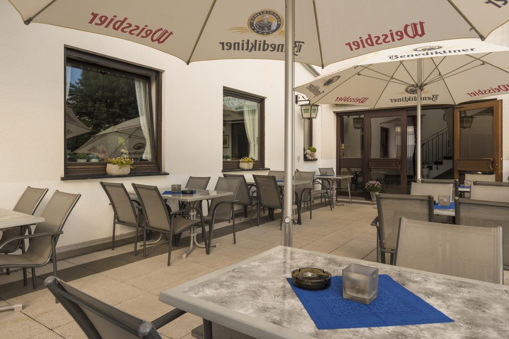 Hotel Restaurant Haesfeld Überherrn Extérieur photo